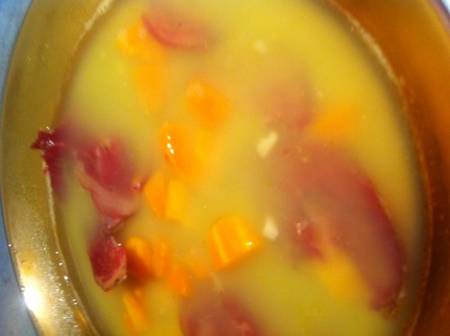 soupe, pois cassés, pancetta, carotte